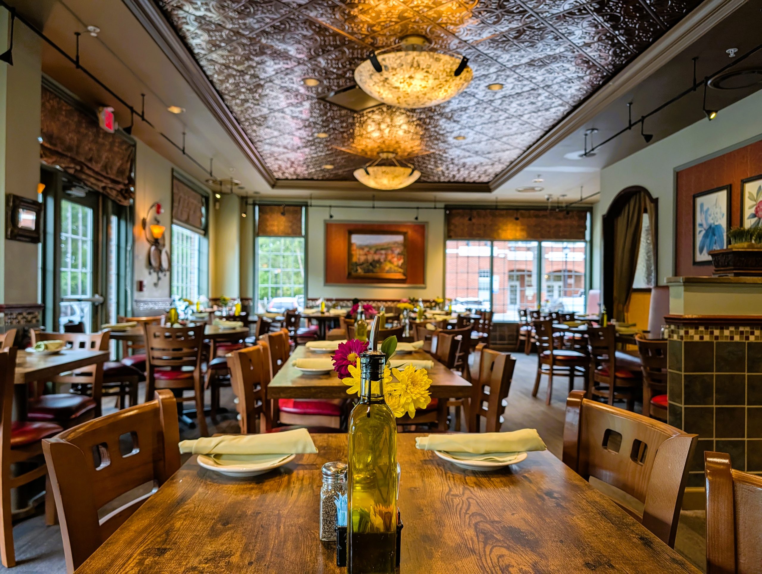 Taorminas dining room 7